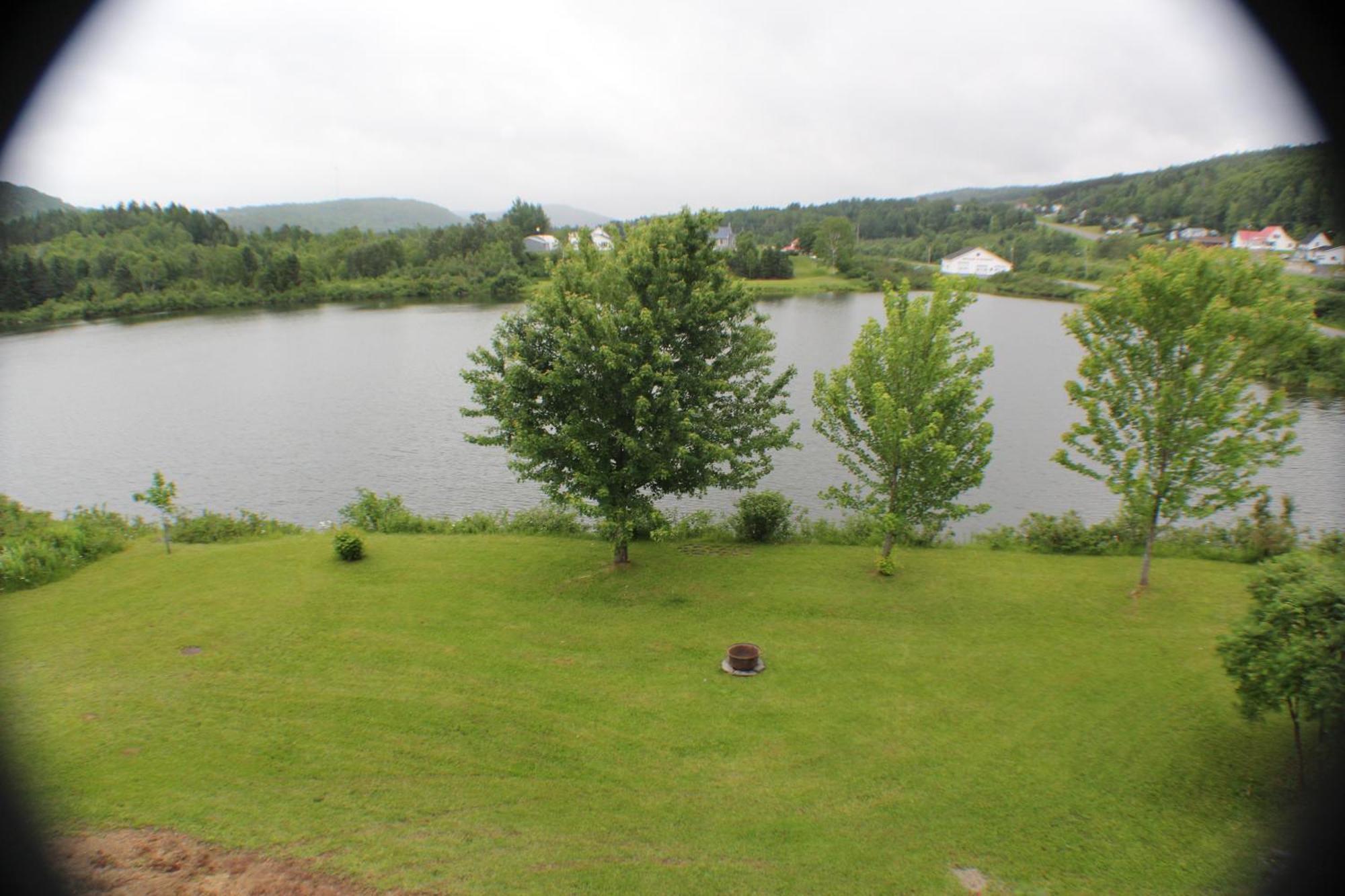 Manoir Des Lacs Lac Baker Exterior foto